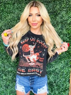 Country Deep New Arrivals Keep On Rockin Me Cropped Crew Sweatshirt